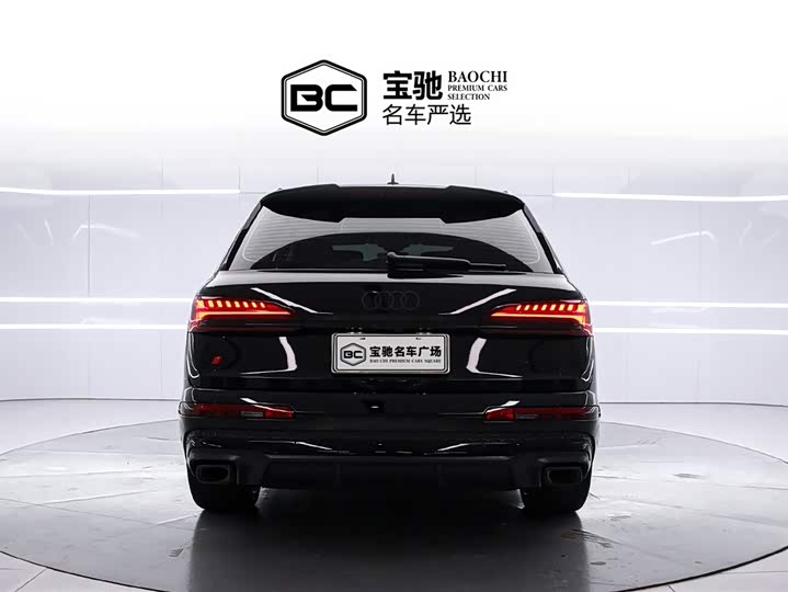 Фото 4 - Audi Q7