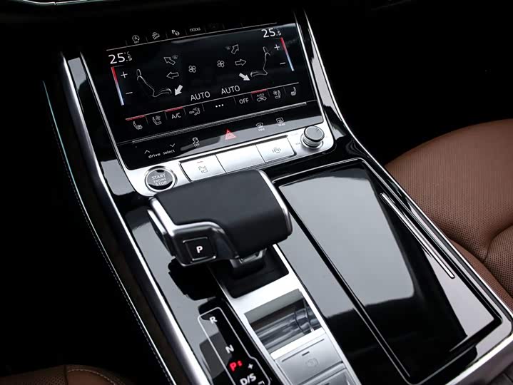 Фото 9 - Audi Q7