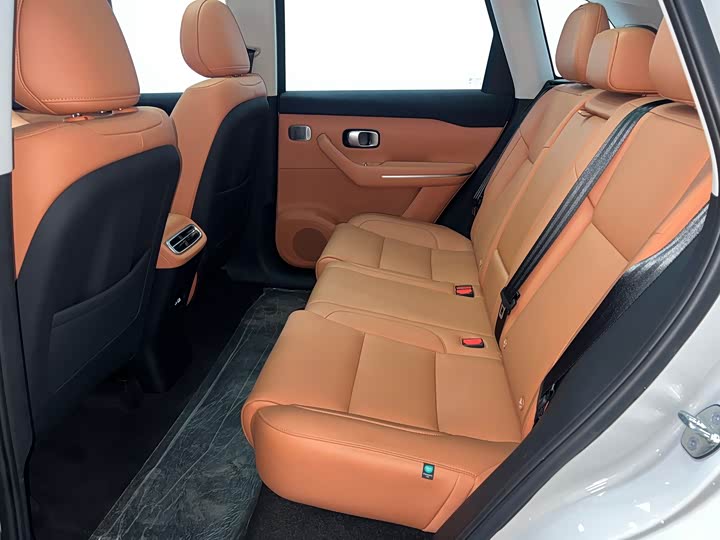 Фото 8 - Leapmotor C10