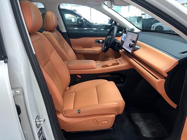 Фото 9 - Leapmotor C10