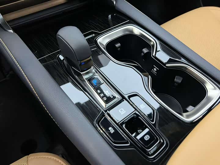 Фото 9 - Lexus RX