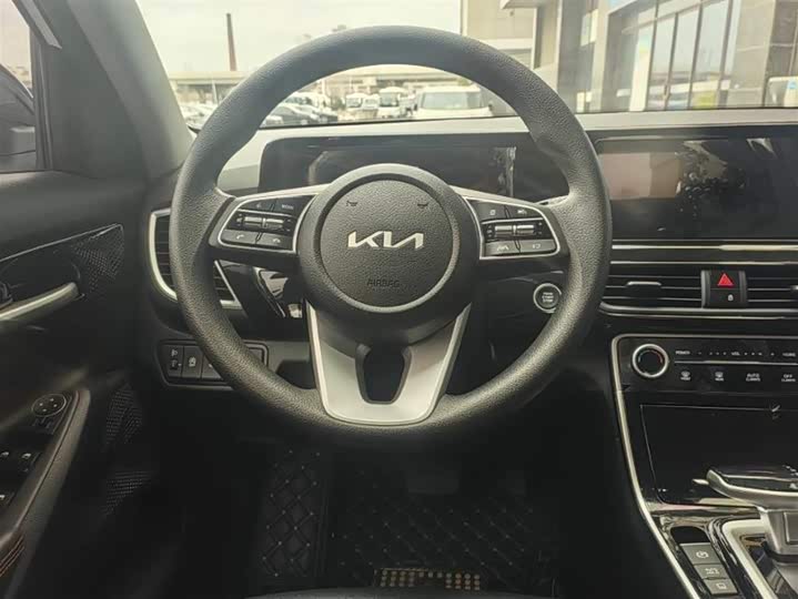 Фото 6 - Kia Seltos