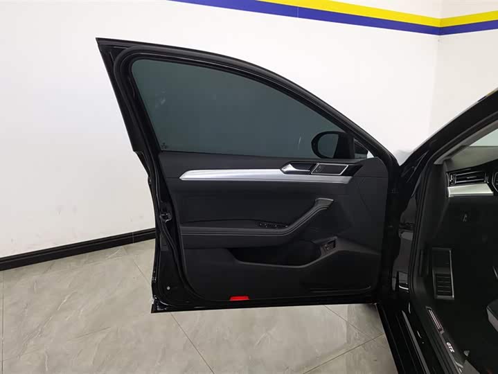 Фото 7 - Volkswagen Magotan GTE Hybrid