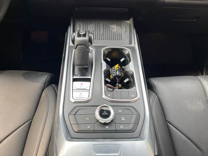 Фото 9 - Tank 400 Hybrid