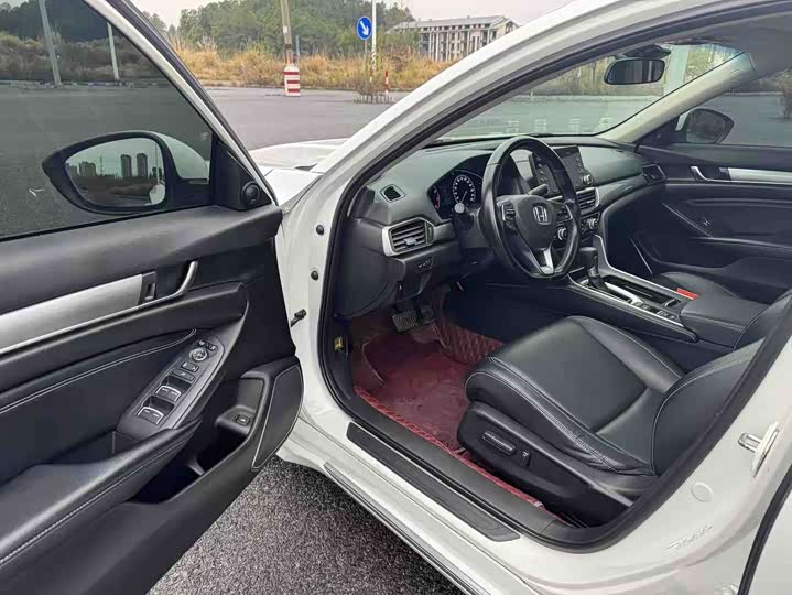 Фото 8 - Honda Inspire