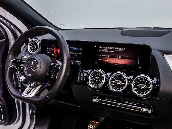 Фото 4 - Mercedes-Benz GLA-Class AMG