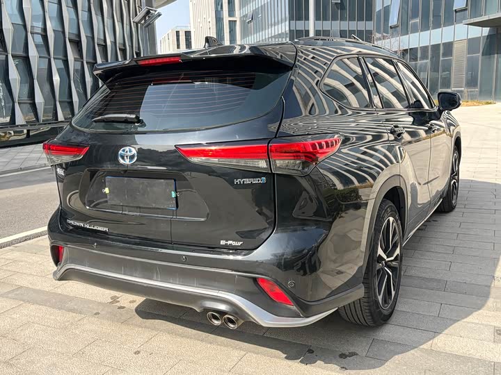 Фото 4 - Toyota Crown Kluger