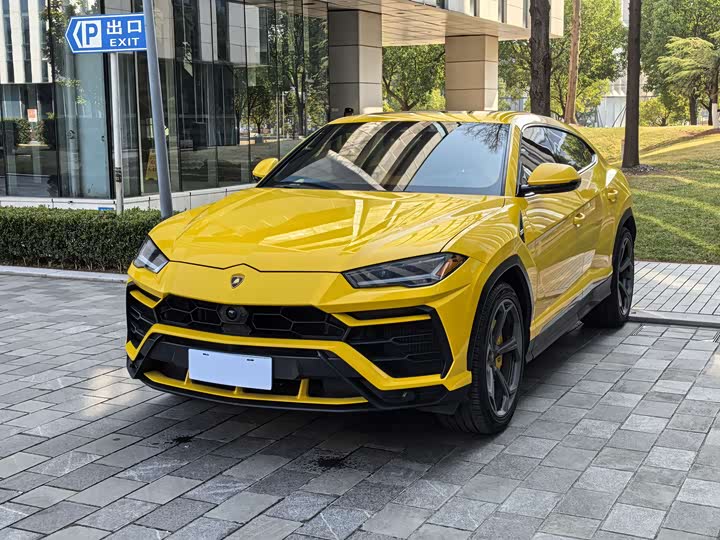 Фото 1 - Lamborghini Urus