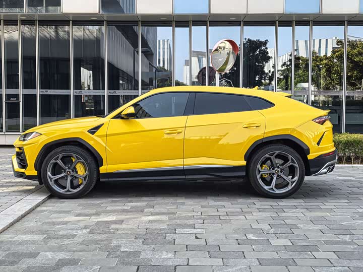 Фото 6 - Lamborghini Urus