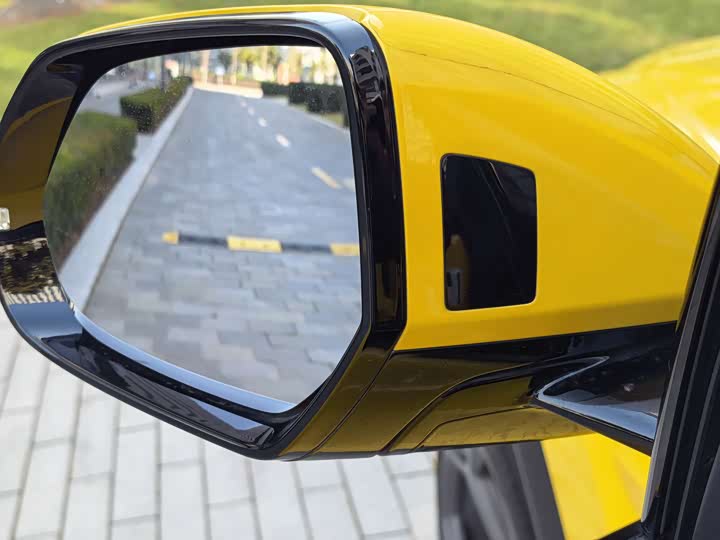 Фото 8 - Lamborghini Urus