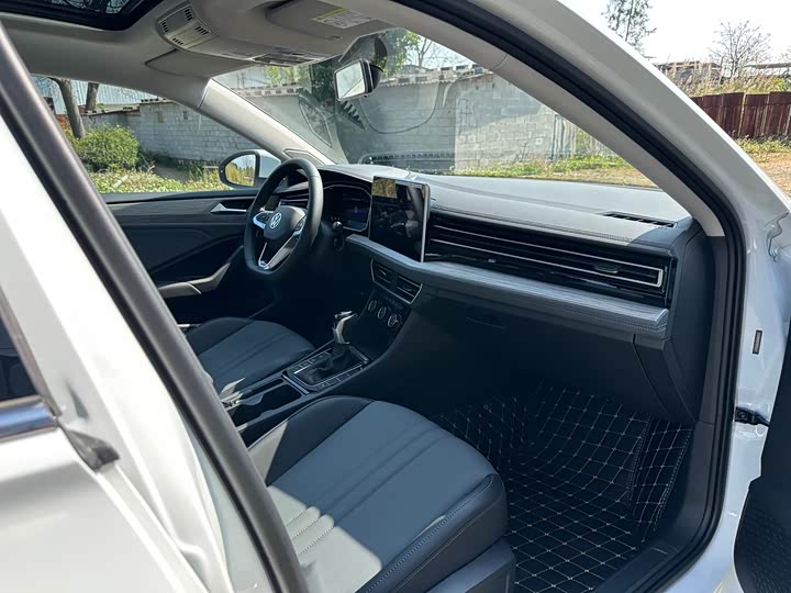 Фото 7 - Volkswagen Sagitar L