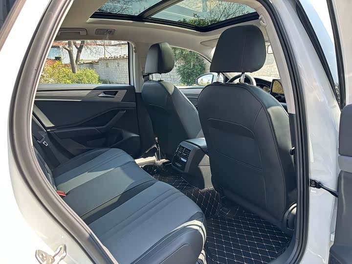 Фото 8 - Volkswagen Sagitar L