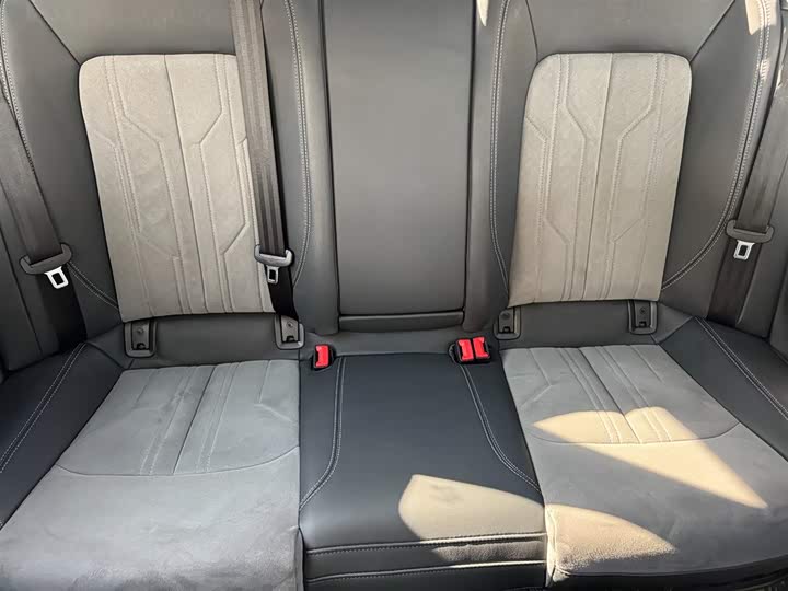 Фото 8 - Audi A6L