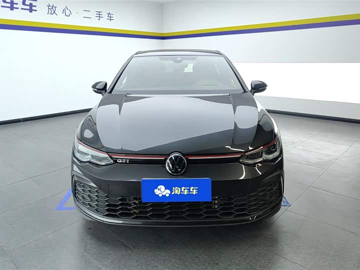 Фото 2 - Volkswagen Golf GTI