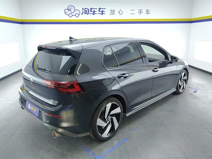 Фото 3 - Volkswagen Golf GTI