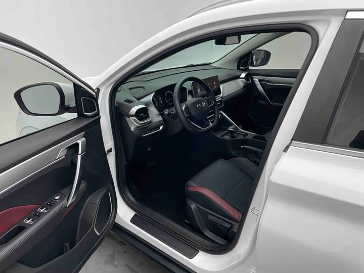 Фото 9 - Geely Coolray