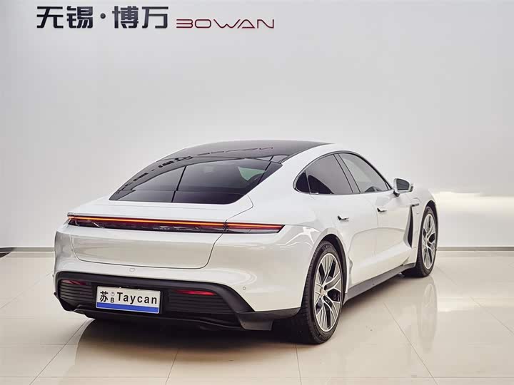 Photo 2 - Porsche Taycan