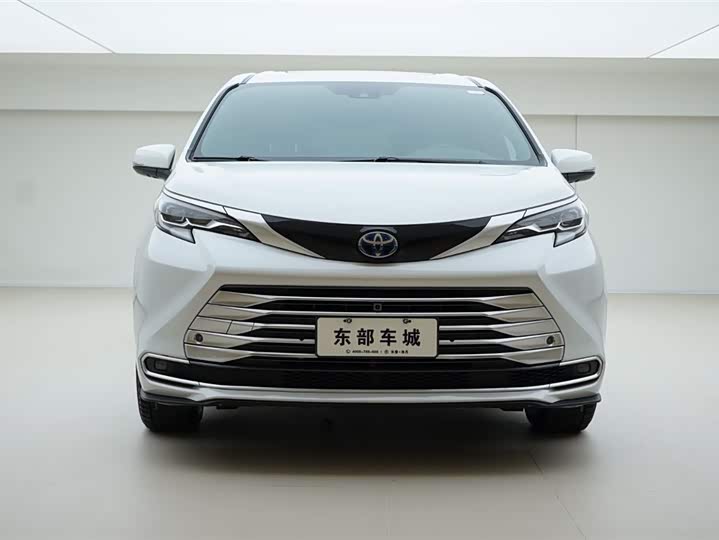 Фото 2 - Toyota Sienna