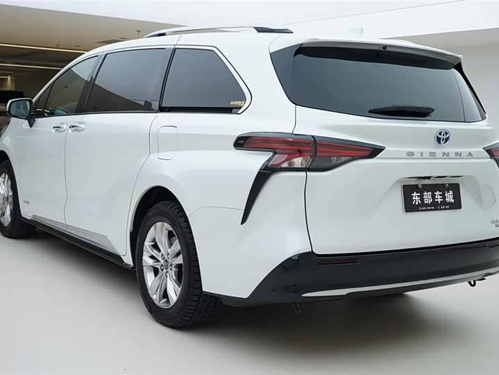 Фото 5 - Toyota Sienna