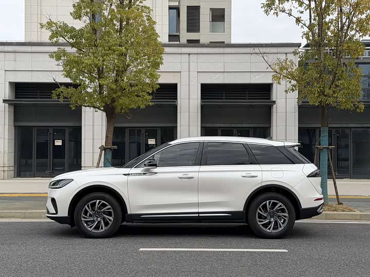 Фото 3 - Lincoln Corsair