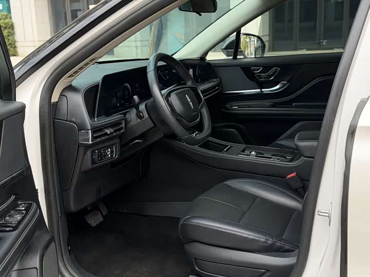 Фото 6 - Lincoln Corsair