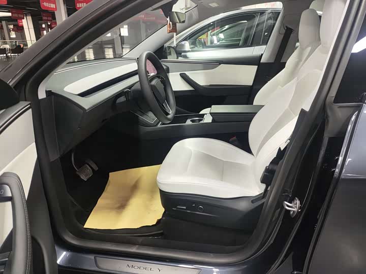 Фото 4 - Tesla Model Y