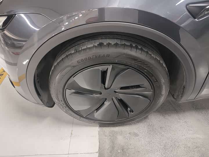 Фото 6 - Tesla Model Y