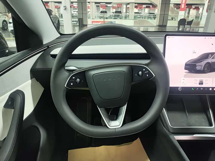 Фото 9 - Tesla Model Y