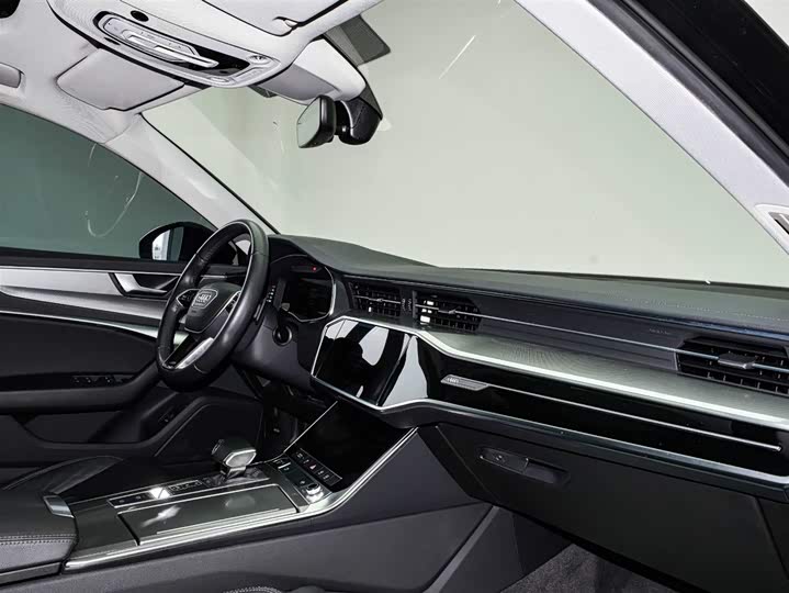 Фото 7 - Audi A6L