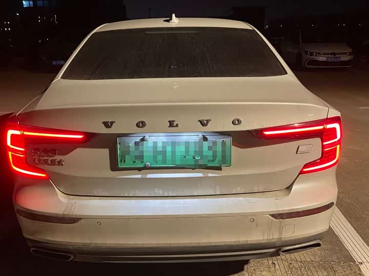 Фото 4 - Volvo S60 Hybrid