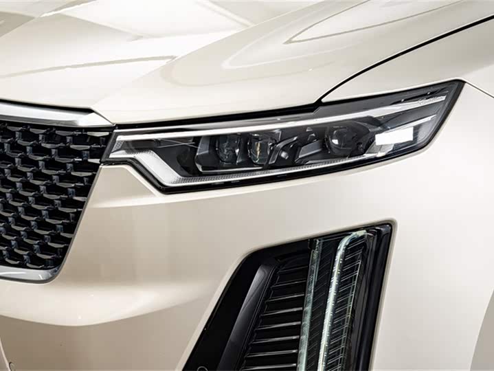 Фото 5 - Cadillac XT6