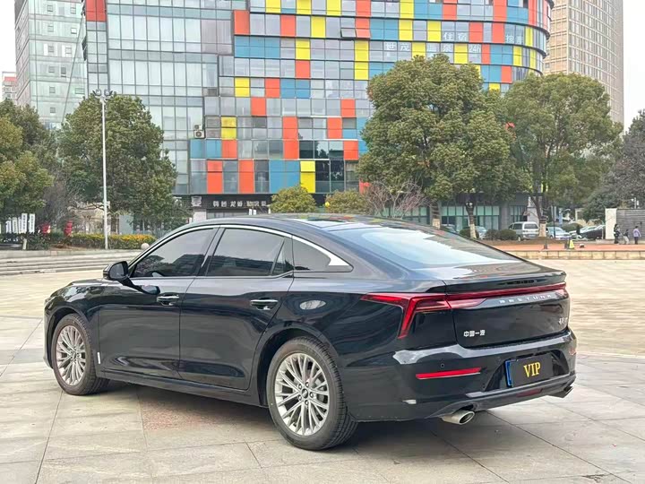 Фото 7 - Bestune B70