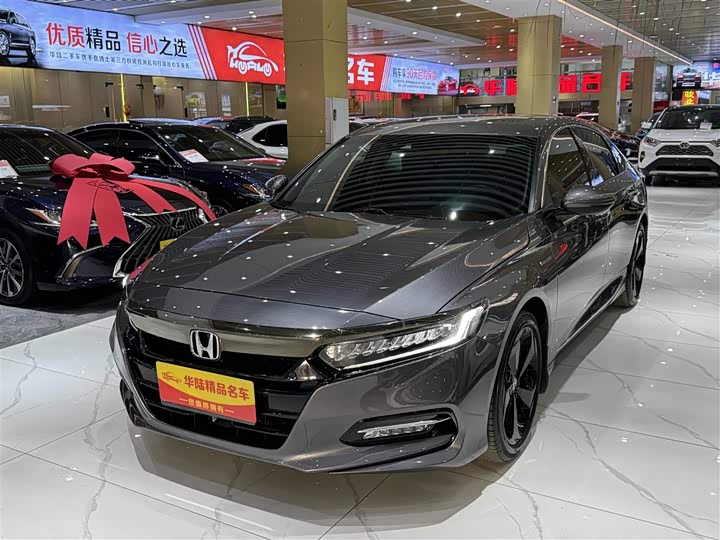 Фото 1 - Honda Accord