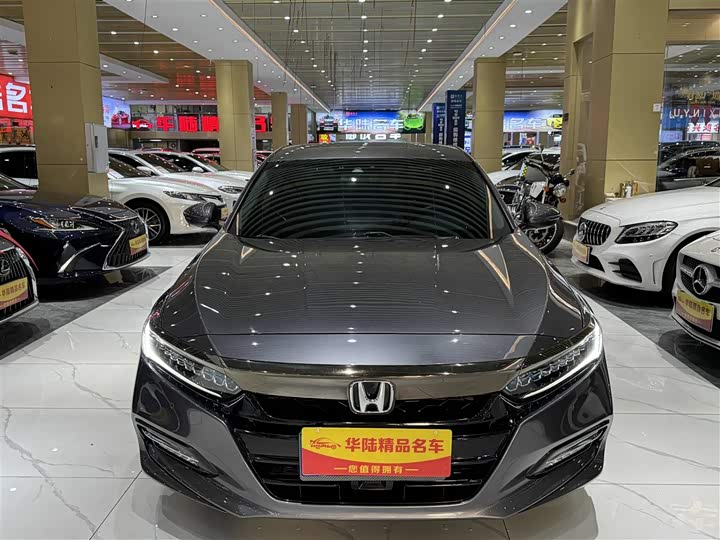 Фото 2 - Honda Accord