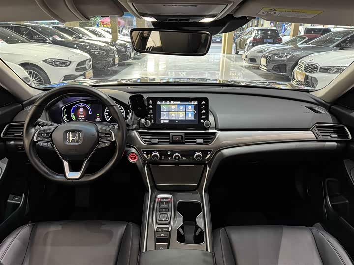 Фото 9 - Honda Accord