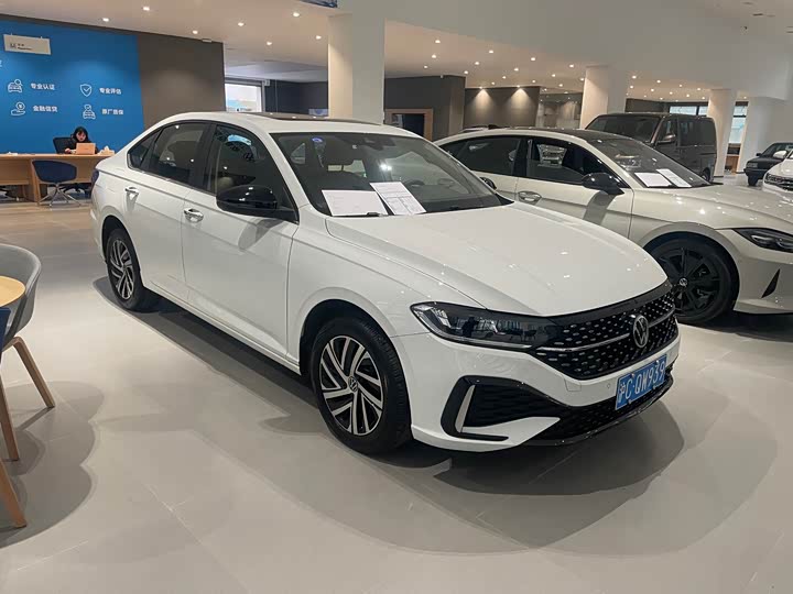 Фото 3 - Volkswagen Lavida