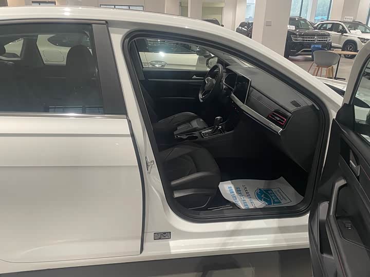 Фото 7 - Volkswagen Lavida