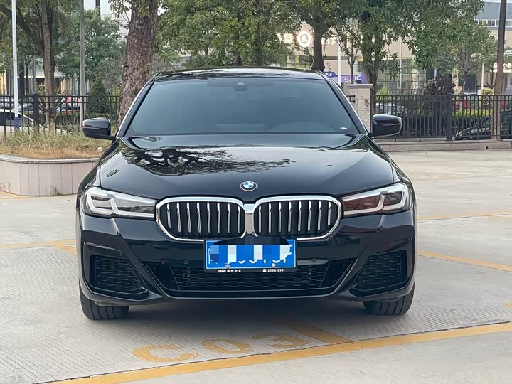 Фото 2 - BMW 5 Series