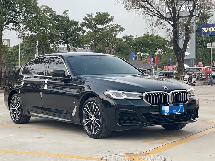 Фото 3 - BMW 5 Series