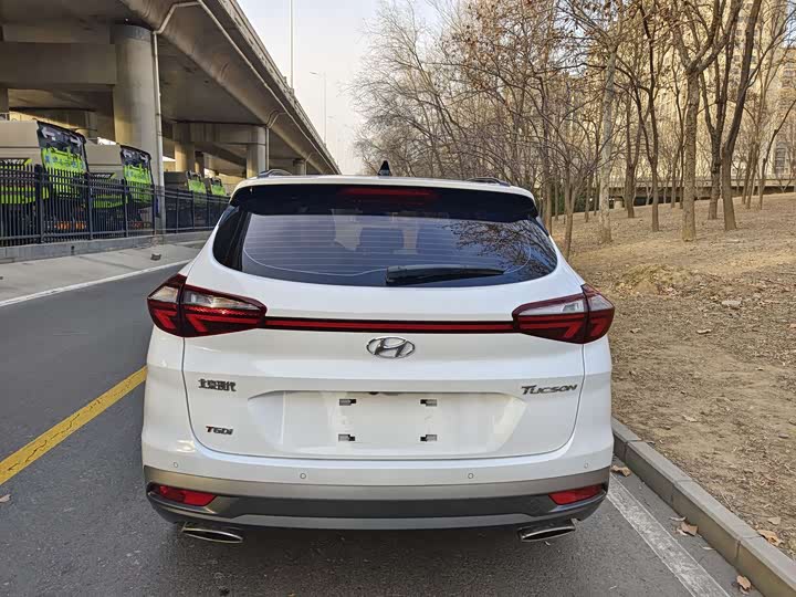 Фото 4 - Hyundai Tucson L