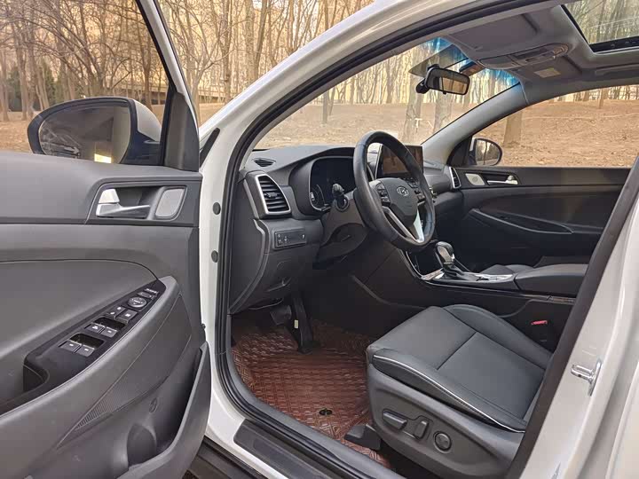 Фото 9 - Hyundai Tucson L