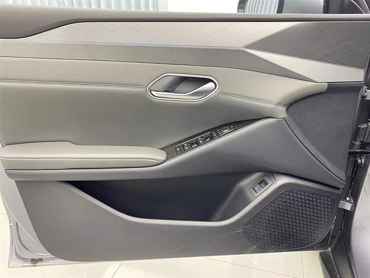 Фото 8 - BYD Qin L