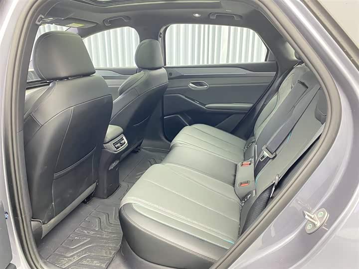 Фото 9 - BYD Qin L