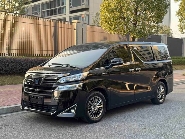 Фото 1 - Toyota Vellfire