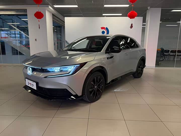 Фото 1 - Honda e:NP2