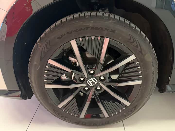 Фото 2 - Honda e:NP2