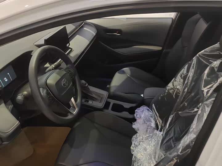 Фото 3 - Toyota Corolla