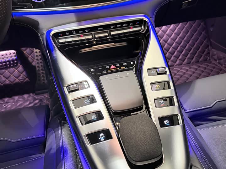 Фото 7 - Mercedes-Benz AMG GT