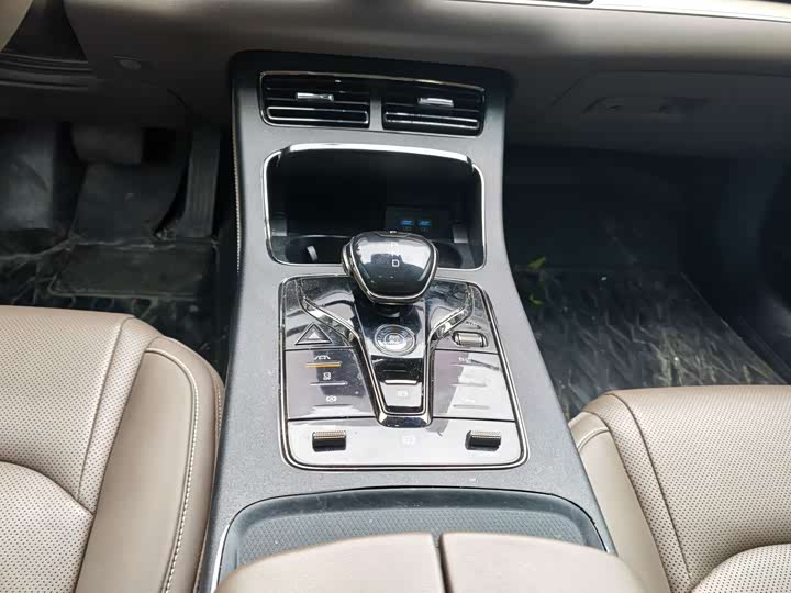 Фото 8 - BYD Han