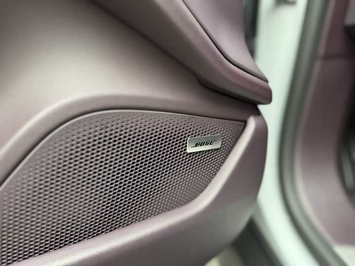 Фото 9 - Porsche Taycan